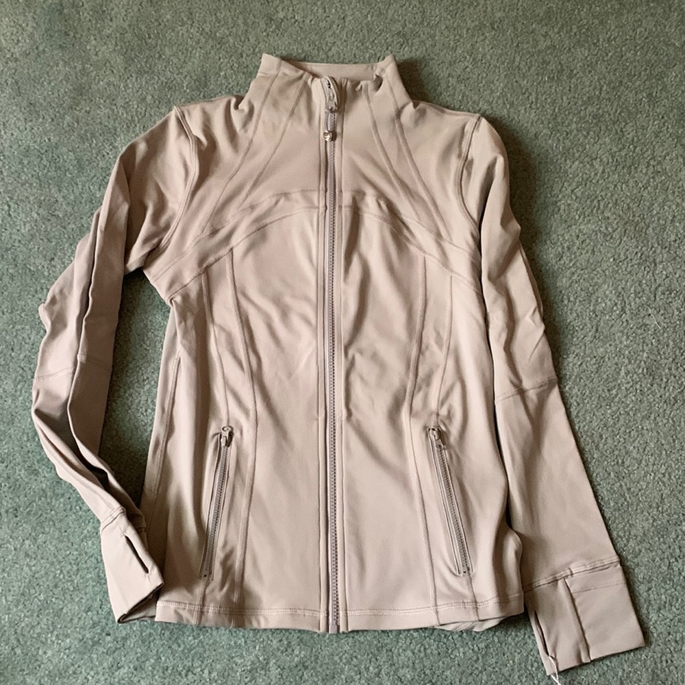 Queenieke women’s sport jacket - light grey - size Small